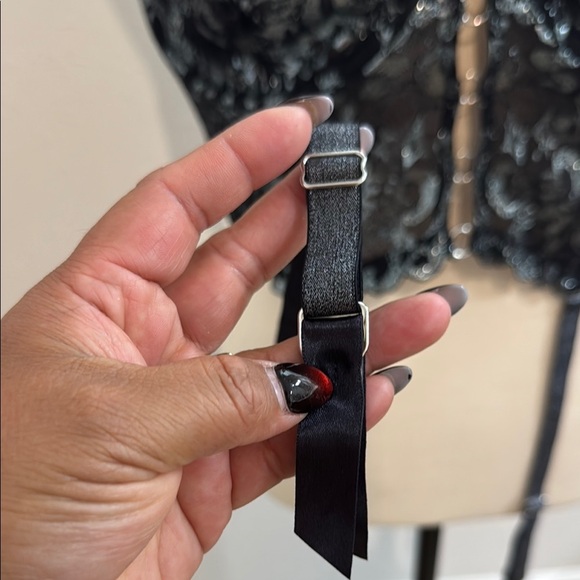 Savage X Fenty Black Lace Bra with Intricate Floral Patterns - Picture 2 of 8